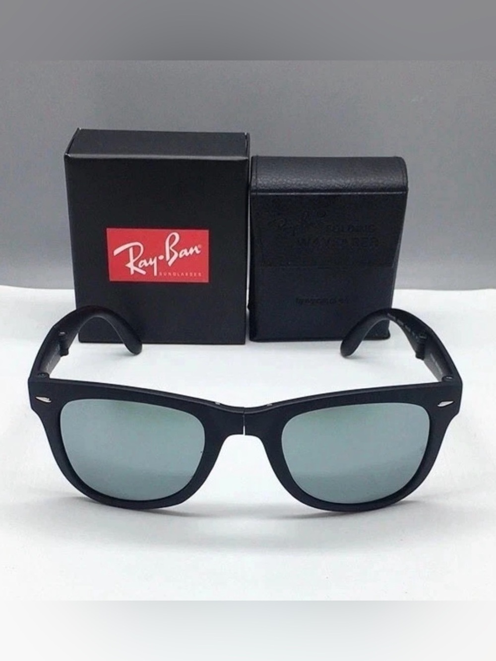 NWT Ray-Ban Folding Wayfarer RB4105 Black Silver Mirror 50mm - Picture 3 of 17